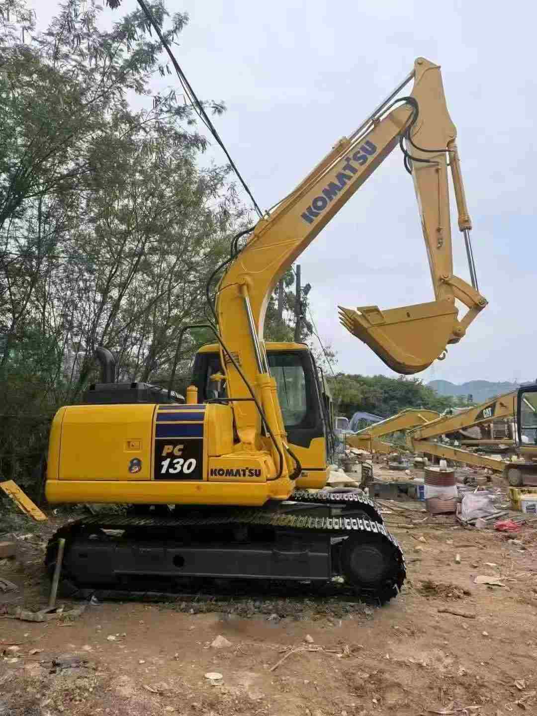 Komatsu PC130-8 Excavator
